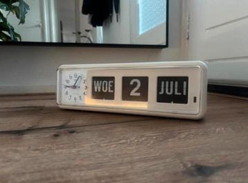 Tweco kalenderklok. beschikbaar voor biedingen