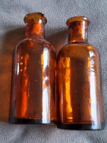 Antieke Bruine Apothekersflesjes tuit glas bodemvondst 9cm beschikbaar voor biedingen