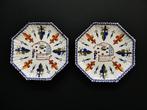 2 Faience wandborden met spreuk Franse Lelie en salamander, Antiek en Kunst, Ophalen of Verzenden