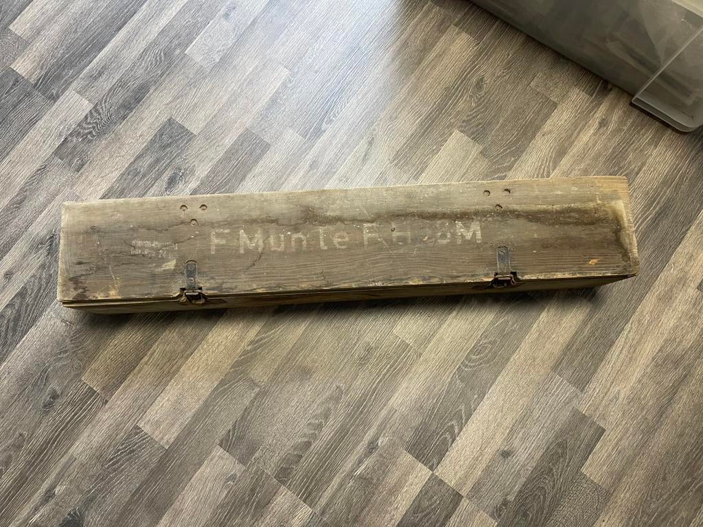 Wehrmacht Le. F. H. 18M kist, Verzenden, Duitsland, Kist of Geocache