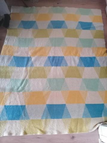 Vintage wollen deken. 170x210 beschikbaar voor biedingen