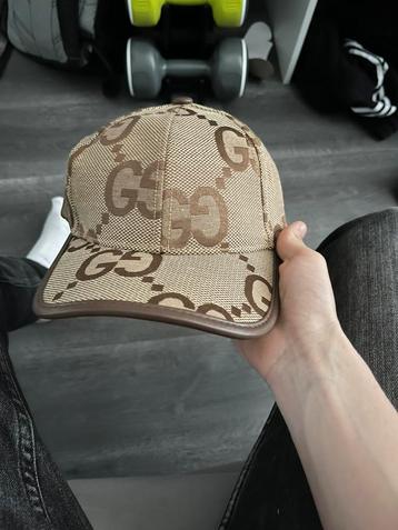 Gucci pet beschikbaar voor biedingen
