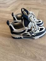 Louis vuitton sneakers, Kinderen en Baby's, Ophalen, Zo goed als nieuw, Schoentjes