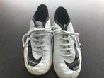 Nike zaalvoetbal/gym schoenen maat 35,5, Gebruikt, Ophalen of Verzenden, Jongen of Meisje, Sportschoenen