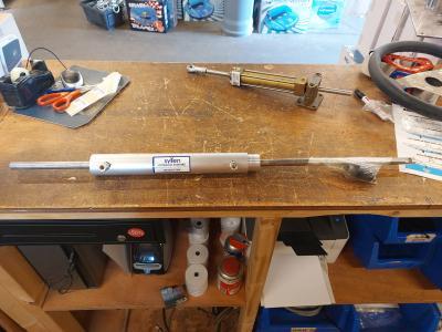 Hydraulische cilinder (BA150x7-MV), Watersport en Boten, Bootonderdelen, Gebruikt
