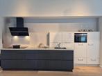 Luxe showroomkeuken, donker Decolegno met wit, Ophalen, Overige kleuren, Nieuw, Enkelwandige keuken