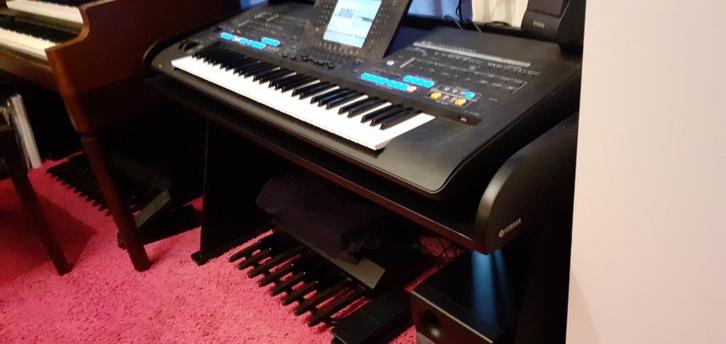 yamaha brede standaard voor genos, tyros enz met verlichting, Muziek en Instrumenten, Keyboards, Gebruikt, 76 toetsen, Yamaha