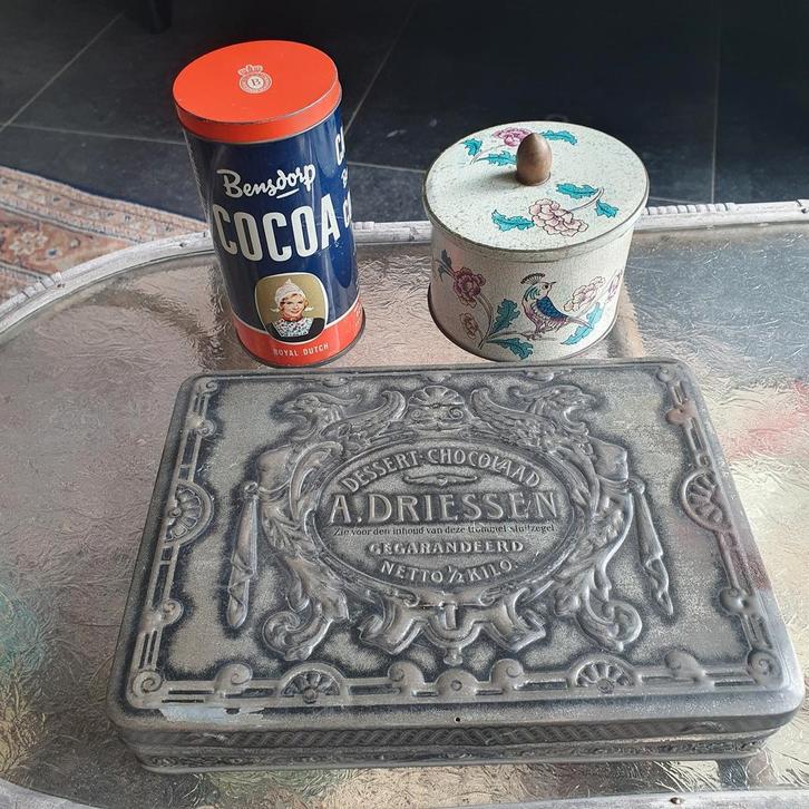 3 stuks Brocante chocolade blikken, A. Driess Bensdorp Cacao, Verzamelen, Blikken, Gebruikt, Koek(jes), Ophalen of Verzenden