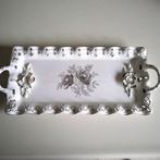 Prachtige Engelse cakeschaal met erop opengewerkte  rozen, Ophalen of Verzenden, Porselein, Overige stijlen