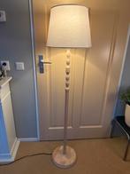 IKEA Kinnahult vloerlamp met slimme lamp, Huis en Inrichting, Lampen | Vloerlampen, Ophalen, Zo goed als nieuw, Hout, 150 tot 200 cm