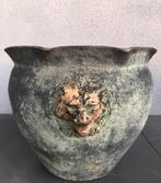 Oude NKF terracotta bloempot met Leeuwenkoppen uniek 6hoekki, 25 tot 40 cm, Gebruikt, Binnen, Ophalen of Verzenden