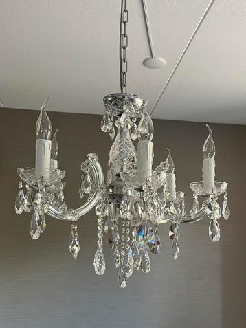 Prachtige Swarovski kroonluchter beschikbaar voor biedingen