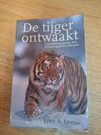 Peter Levine - De tijger ontwaakt, Boeken, Ophalen of Verzenden, Zo goed als nieuw, Peter Levine