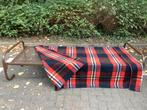 DICO BED (1950) & 2 SCHEERWOLLEN DEKENS van V&D en TWENTHE., Overige materialen, 210 cm, Ophalen of Verzenden, Zo goed als nieuw