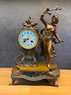Franse antieke pendule klok marmer met beeld, Antiek en Kunst, Antiek | Klokken, Ophalen of Verzenden