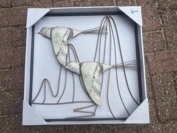 Wanddecoratie met 2 vliegende duiven beschikbaar voor biedingen