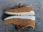 Asics maat 40,5 (valt als 39), Bruin, Ophalen of Verzenden, Asics, Sneakers of Gympen