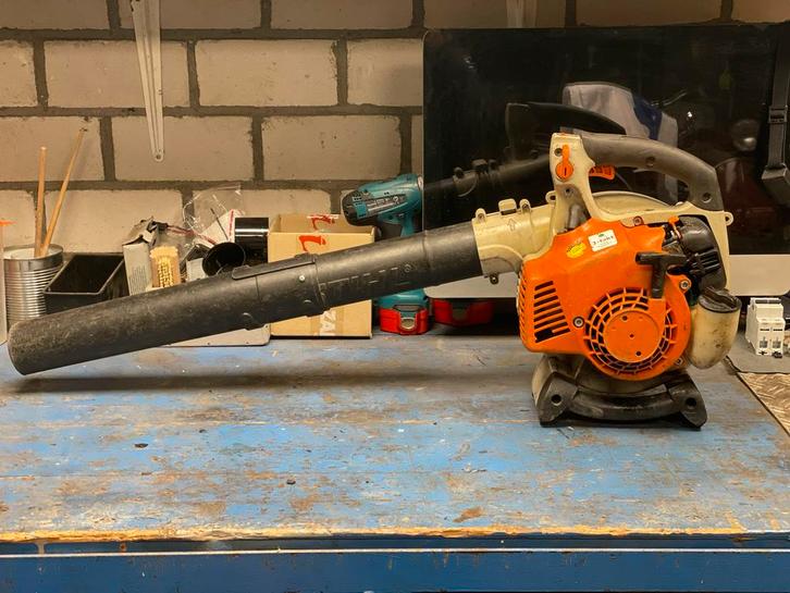 Stihl BG85 Bladblazer - Start goed, moet afgesteld worden, Tuin en Terras, Bladblazers, Gebruikt, Handgedragen, Benzine, Ophalen