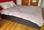 Bed met 4 laden zwart (eventueel met matras), Huis en Inrichting, Slaapkamer | Bedden, Gebruikt, 140 cm, Hout, Zwart