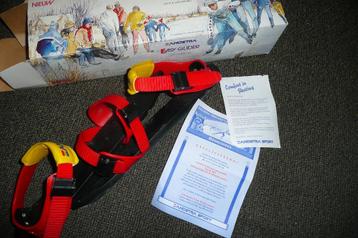 NIEUW ZANDSTRA EASYGLIDER ZS-7 (+ kaartje schaatsenmuseum). beschikbaar voor biedingen