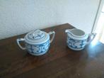 TE KOOP SAKSBLAUW SUIKER EN MELK STELLETJE, Ophalen of Verzenden, Zo goed als nieuw, Bord(en), Wedgwood