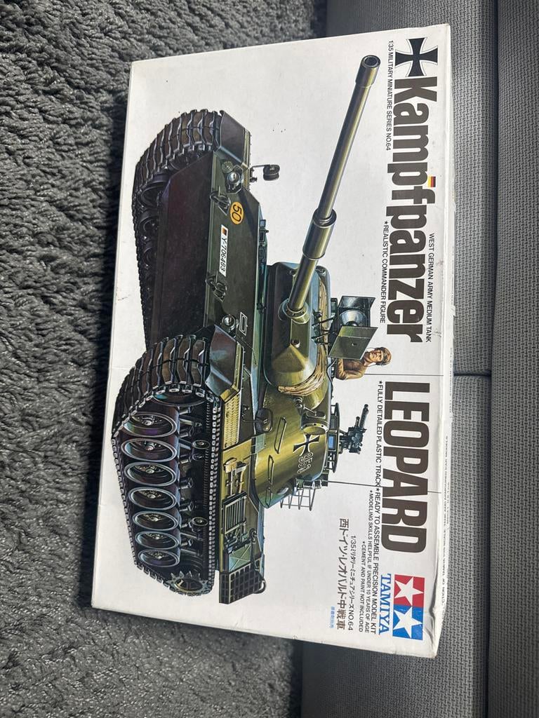 Tamiya Leopard Tank Model - 1:35 Schaal, Hobby en Vrije tijd, Modelbouw | Auto's en Voertuigen, Nieuw, Tank, 1:32 tot 1:50, Tamiya