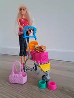 Barbie met hondenwandelwagen te koop, Ophalen of Verzenden, Zo goed als nieuw, Barbie