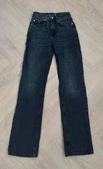 Stradivarius D98 spijkerbroek maat 32, Kleding | Dames, Zwart, Ophalen of Verzenden, Zo goed als nieuw, W27 (confectie 34) of kleiner