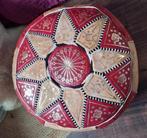 Leren Marokkaanse poef rood goud beige, Huis en Inrichting, Banken | Voetenbanken en Poefen, Ophalen, Gebruikt, Rond, Oosters bohemian vintage