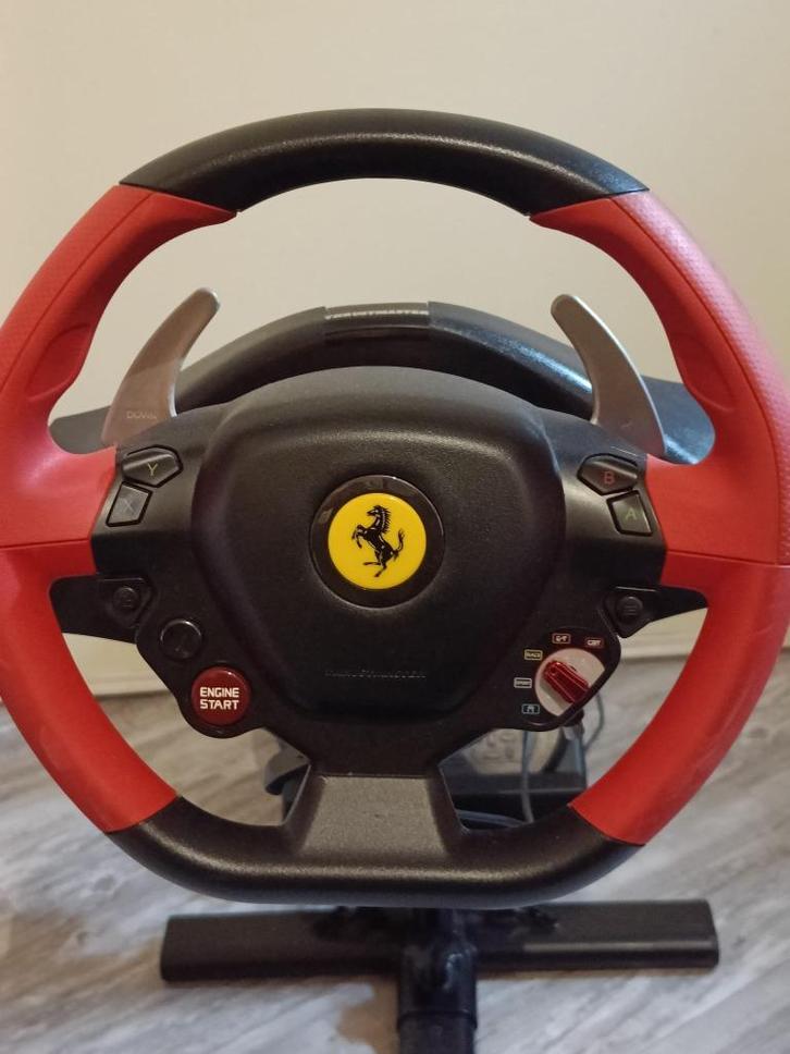 Ferrari 458 Spider Rood, Zwart inclusief race pro stoel, Spelcomputers en Games, Spelcomputers | Overige Accessoires, Gebruikt