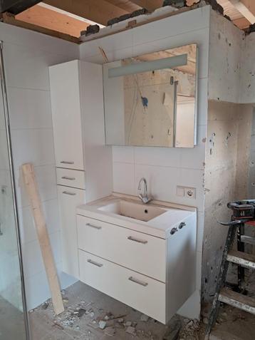 Badkamermeubel 80 cm breed met kast en spiegel beschikbaar voor biedingen
