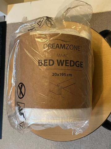 Matras wig - Nieuw! beschikbaar voor biedingen