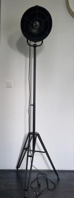 BePureHome Industriële vloerlamp, Huis en Inrichting, Lampen | Vloerlampen, Ophalen, Zo goed als nieuw, Metaal, Industrieel