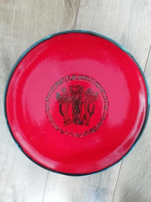 Grote rode aardewerk schaal met afbeelding, gesigneerd, Antiek en Kunst, Antiek | Keramiek en Aardewerk, Ophalen