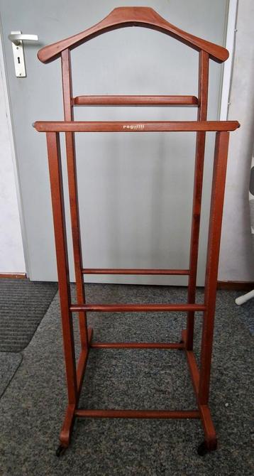 Houten Herenknecht / Kledingrek beschikbaar voor biedingen