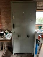 Werkplaats/garage kast van hout voor een krat H-J, Ophalen, Gebruikt