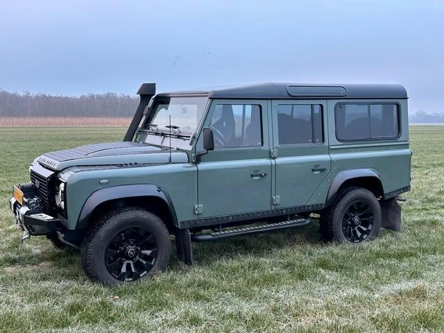 Land Rover Defender Puma 2.4 TD4 110 2009 Groen 7 zitter, Auto's, Land Rover, Particulier, 4x4, ABS, Achteruitrijcamera, Alarm