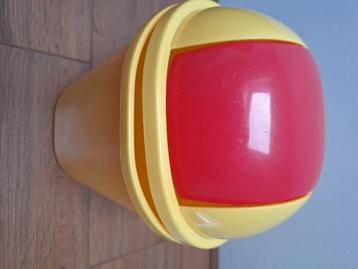 Prullenbak voor kinderen beschikbaar voor biedingen