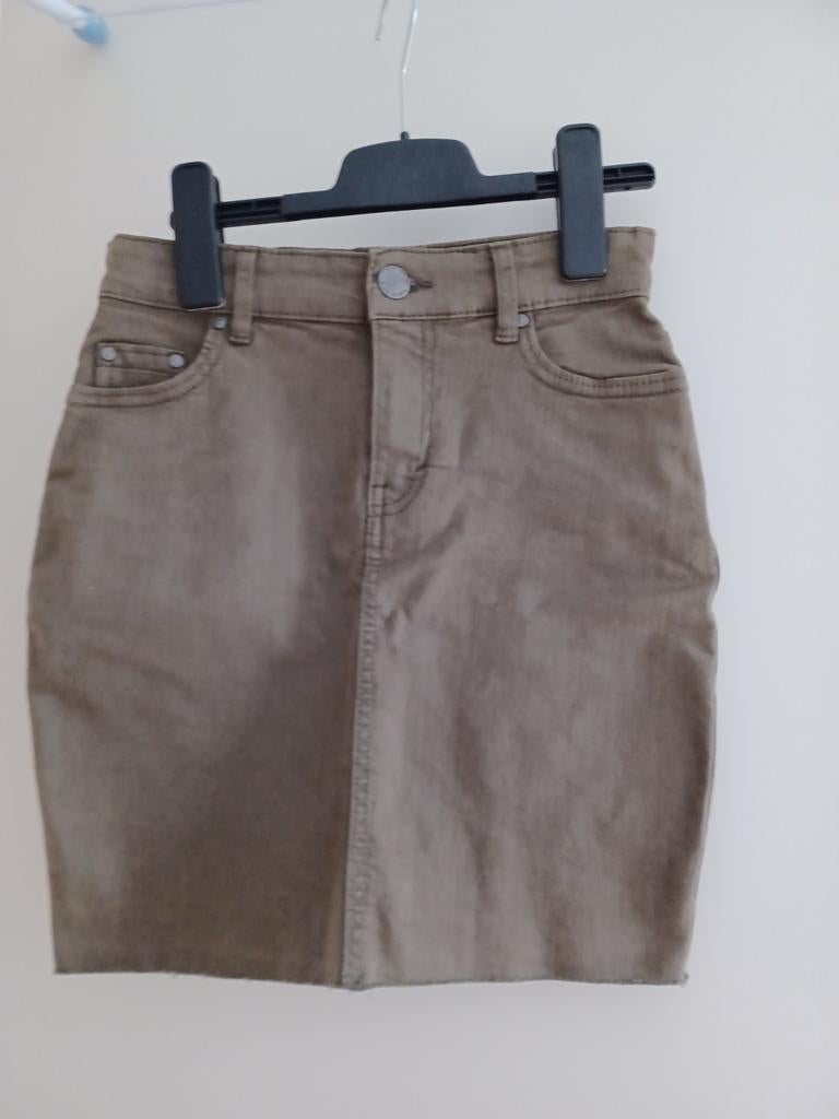 Leger groen kleur rokje mt XS ( 176), Ophalen of Verzenden, Zo goed als nieuw, Maat 34 (XS) of kleiner, Boven de knie