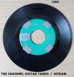 THE SHADOWS, 2x single, 1962 en 1977, Cd's en Dvd's, Vinyl | Wereldmuziek, Zo goed als nieuw, Ophalen