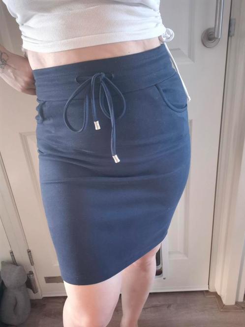 Sophia rok M 38 sportieve rok van stof en stretch donkerblau, Kleding | Dames, Rokken, Zo goed als nieuw, Maat 38/40 (M), Blauw