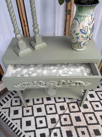 Groene Sidetable met Lade beschikbaar voor biedingen