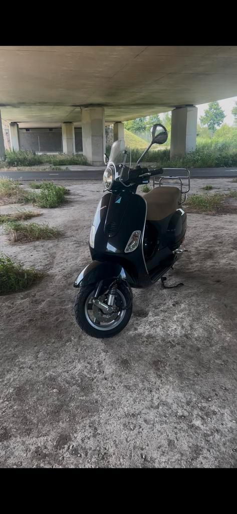 Vespa lx 50 2t (Heel goed!!!), Fietsen en Brommers, Scooters | Piaggio, Nieuw, Overige modellen, Benzine, Ophalen of Verzenden