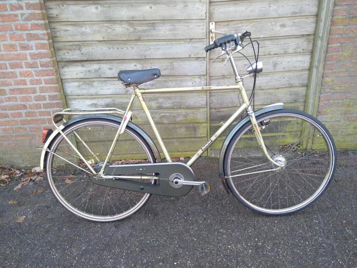 Degelijke Herenfiets 28 inch 3 versnellingen schakelt goed!, Auto diversen, Fietsendragers, Zo goed als nieuw, Ophalen of Verzenden