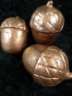 GRATIS! 3 koperkleurige eikels van papmaché.- kerst-, Ophalen of Verzenden, Gebruikt