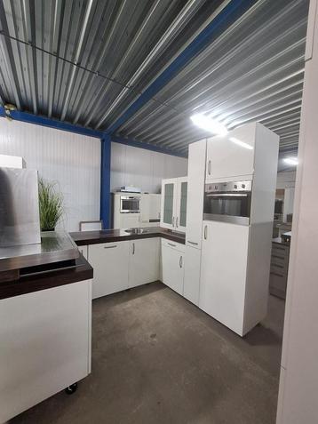 Complete keuken Compleet met APP 120Keukens op voorraad 2676 beschikbaar voor biedingen