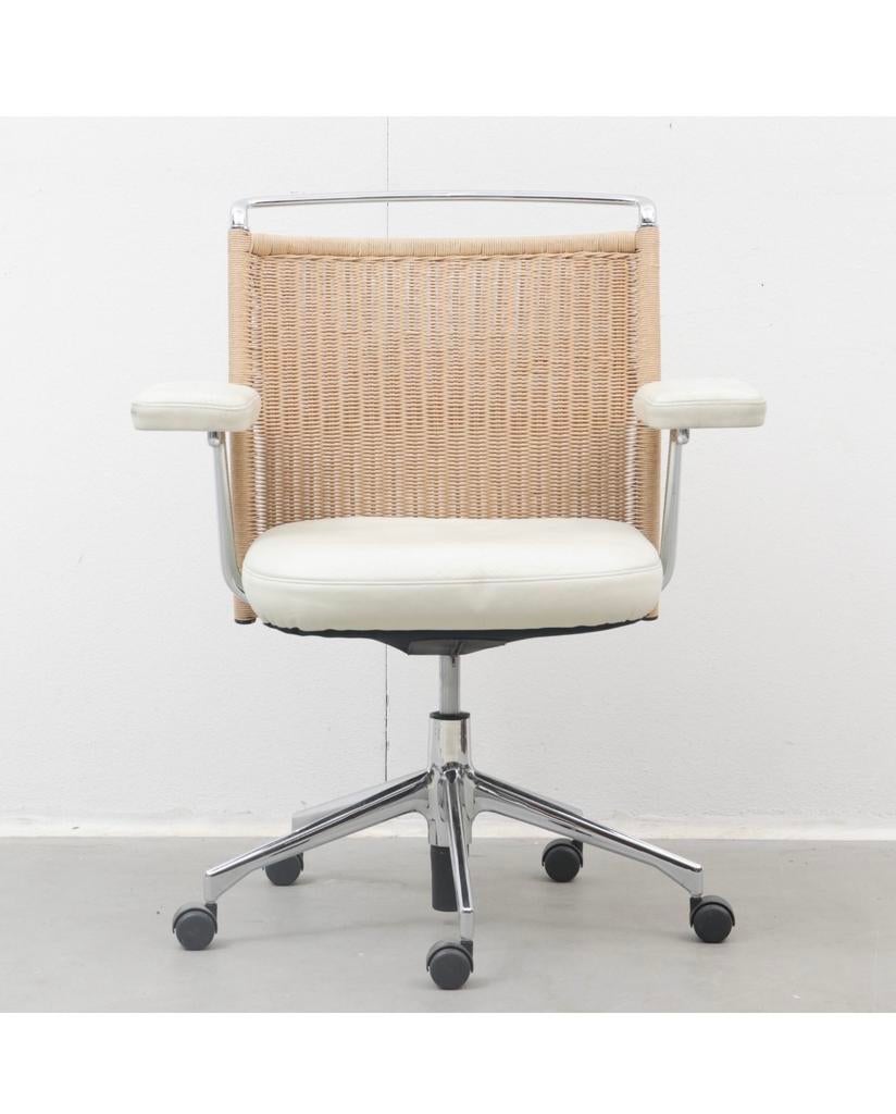 Antonio Citterio (1950), een paar 'AC2' bureaustoelen Vitra, Gebruikt, Beige, Ophalen of Verzenden, Bureaustoel
