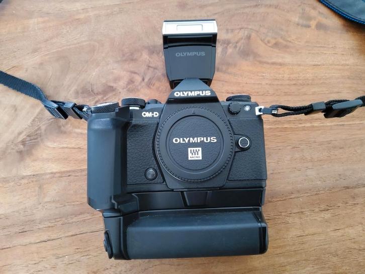 Olympus OM-D E-M5 mark II body met extra's, Audio, Tv en Foto, Fotocamera's Digitaal, Zo goed als nieuw, Olympus, Geen optische zoom