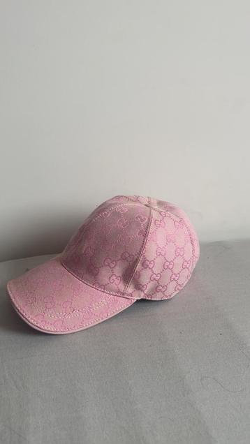 Gucci Pet - Roze - Zo goed als nieuw beschikbaar voor biedingen