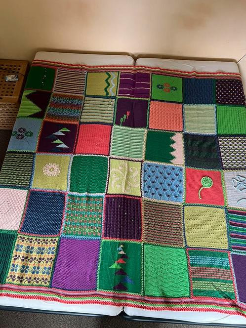 Handgebreide deken /bankkleed /throw Exotic Garden,  katoen, Huis en Inrichting, Woonaccessoires | Plaids en Woondekens, Zo goed als nieuw